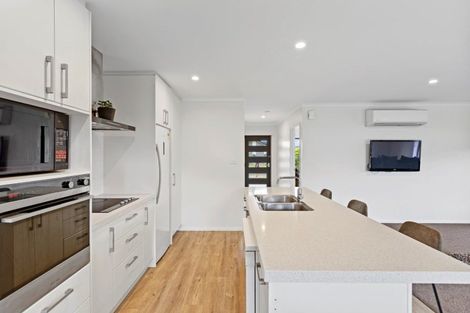 Photo of property in 14 Ponga Place, Papamoa Beach, Papamoa, 3118
