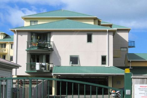 Photo of property in Palm Grove Apartments, 6/13d Palm Grove, Berhampore, Wellington, 6023