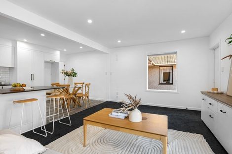 Photo of property in 1/320 Memorial Avenue, Burnside, Christchurch, 8053