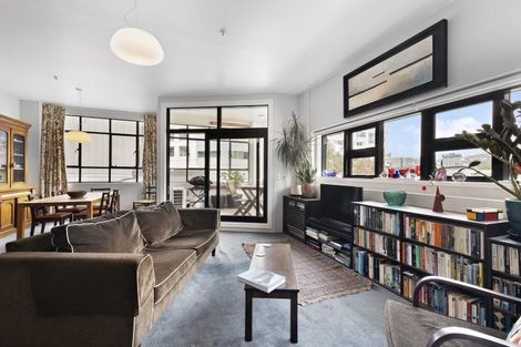 Photo of property in Endeavour Apartments, 12/125u Thorndon Quay, Pipitea, Wellington, 6011
