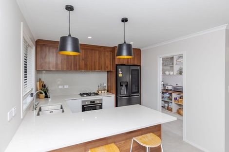 Photo of property in 24 Te Tiireke Drive, Glenview, Hamilton, 3206