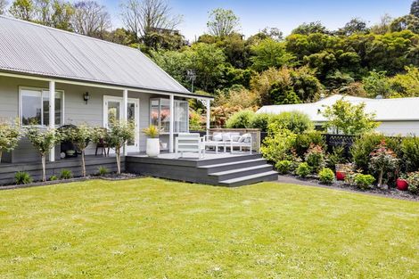 Photo of property in 17 Thames Street, Welbourn, New Plymouth, 4310