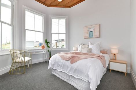 Photo of property in 21 Railway Street, Helensville, 0800