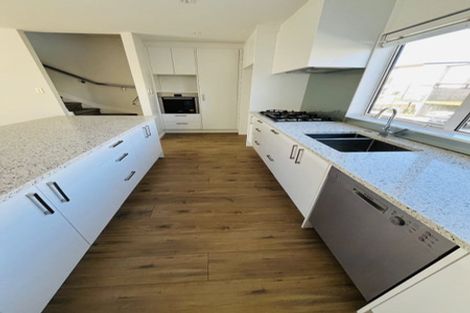 Photo of property in 9 Meritage Lane, Te Atatu South, Auckland, 0610