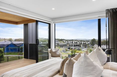 Photo of property in 33 Kikorangi Drive, Wainui, 0992