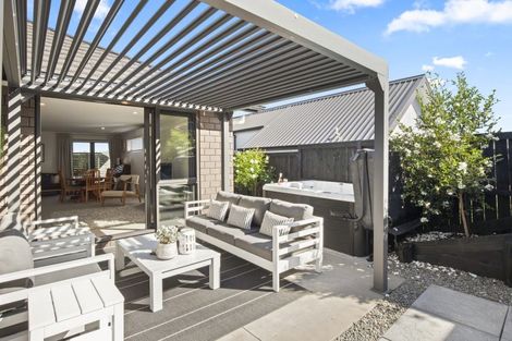 Photo of property in 14 Walter Lawry Road, Paerata, Pukekohe, 2124