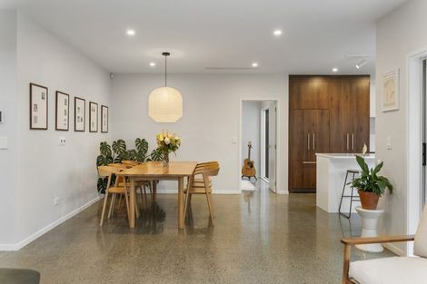 Photo of property in 35a Sullivan Avenue, Mangere Bridge, Auckland, 2022