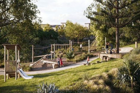Photo of property in 4b Scott Road, Stanmore Bay, Whangaparaoa, 0932