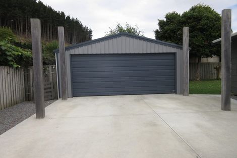 Photo of property in 4 Poneke Drive, Waikanae, 5036