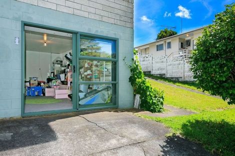 Photo of property in 2/19 Hamilton Place, Glenfield, Auckland, 0629