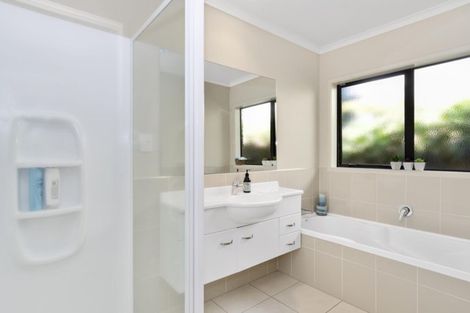 Photo of property in 39 Highgrove Place, Bethlehem, Tauranga, 3110