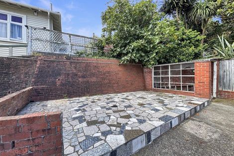 Photo of property in 17 Hankey Street, Mount Cook, Wellington, 6011