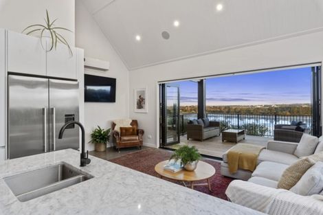 Photo of property in 31 James Paige Lane, Riverhead, 0793