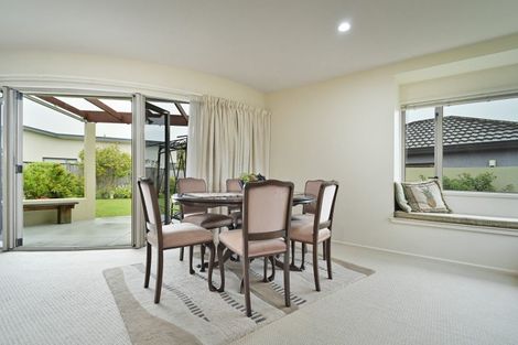 Photo of property in 8 Saint Hill Rise, Havelock North, 4130