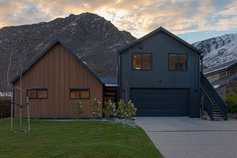 Photo of property in 7 Flynn Lane, Arrowtown, 9302