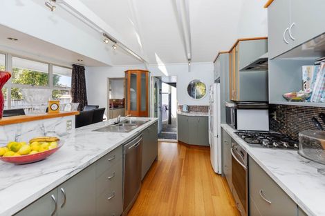 Photo of property in 25 Queen Street, Cambridge, 3434