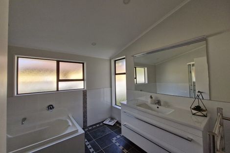 Photo of property in 26 Hawthorn Crescent, Stokes Valley, Lower Hutt, 5019
