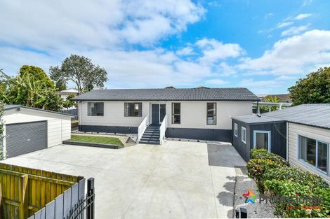 Photo of property in 22 Caringbah Drive, Papatoetoe, Auckland, 2025