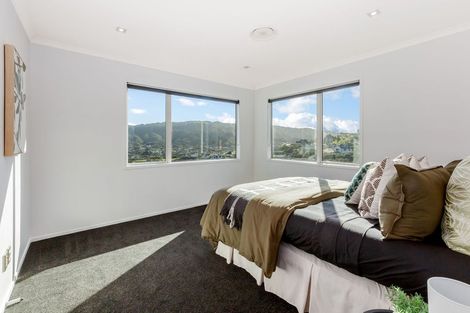 Photo of property in 26 Kilkelly Close, Tawa, Wellington, 5028