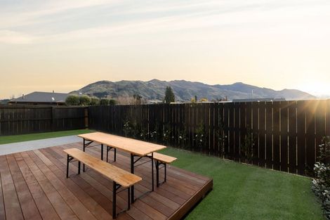 Photo of property in 3 Raspberry Close, Wanaka, 9382