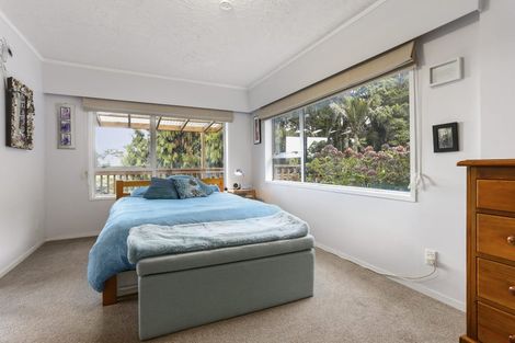 Photo of property in 903 West Coast Road, Waiatarua, Auckland, 0604
