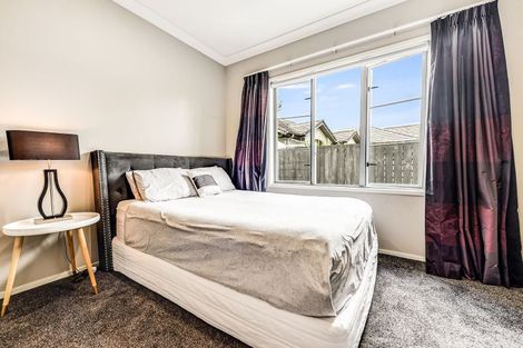 Photo of property in 43 The Esplanade, Huntington, Hamilton, 3210
