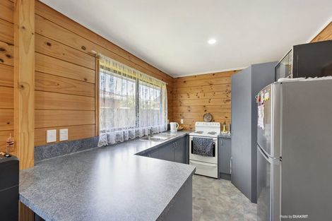 Photo of property in 104 Apu Crescent, Lyall Bay, Wellington, 6022