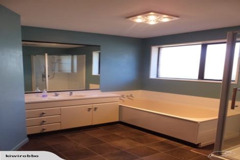 Photo of property in 4 Westgrove Avenue, Avonhead, Christchurch, 8042