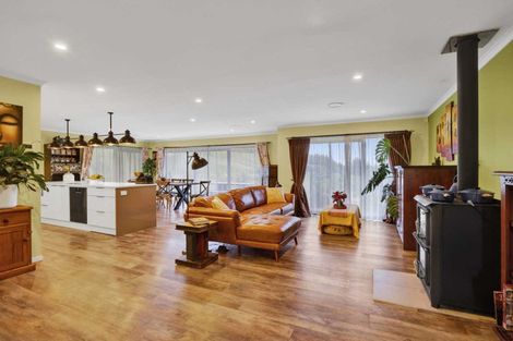 Photo of property in 2 Te Ara Karoiroa Road, 4374
