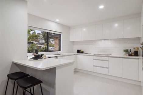 Photo of property in 7 Graham Collins Drive, Windsor Park, Auckland, 0632