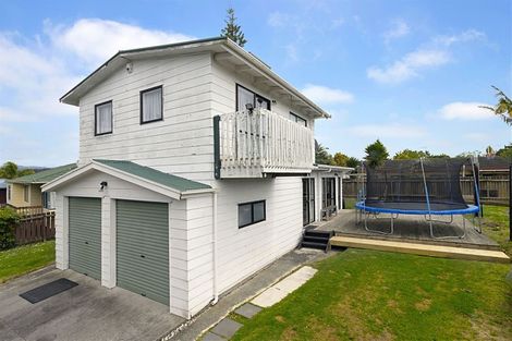 Photo of property in 19 Riserra Drive, Ranui, Auckland, 0612