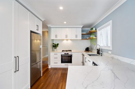 Photo of property in 13 Auckland Road, Greenmeadows, Napier, 4112