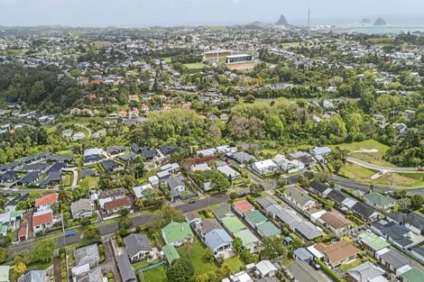 Photo of property in 33 Ballance Street, Lower Vogeltown, New Plymouth, 4310