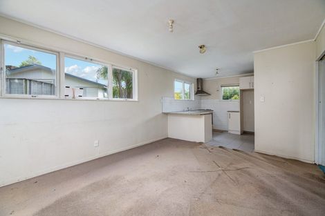 Photo of property in 1/2 Kashmir Road, Glen Eden, Auckland, 0602