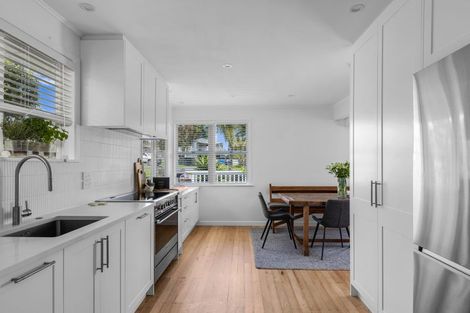 Photo of property in 121 Taikata Road, Te Atatu Peninsula, Auckland, 0610