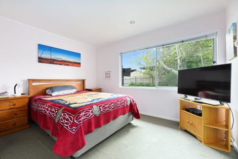 Photo of property in 1/62 Rua Road, Glen Eden, Auckland, 0602