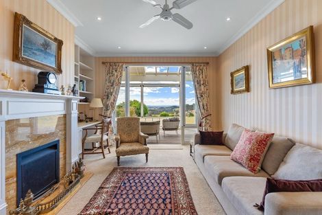 Photo of property in 38 Kaipara View Road, Helensville, 0875