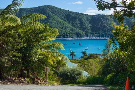 Photo of property in 24 Amelia Crescent, Waikawa, Picton, 7220