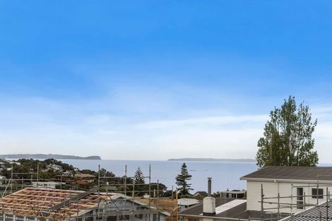 Photo of property in 2/36 Beulah Avenue, Rothesay Bay, Auckland, 0630