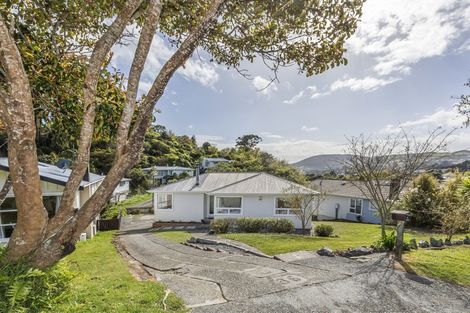Photo of property in 36 Larsen Crescent, Tawa, Wellington, 5028