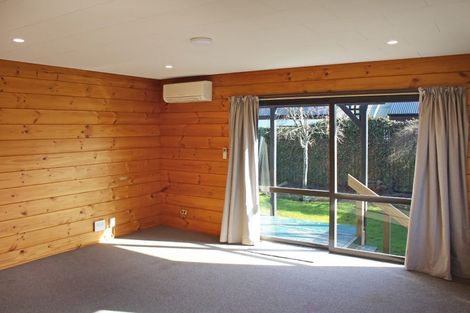 Photo of property in 74 Aorangi Road, Bryndwr, Christchurch, 8053
