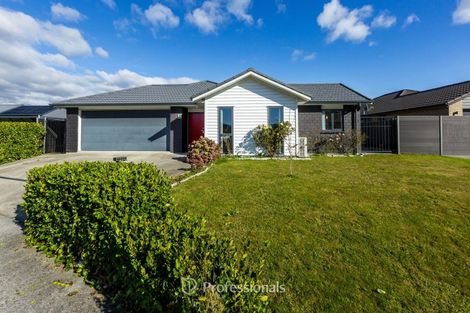 Photo of property in 32 Filmer Crescent, Wallaceville, Upper Hutt, 5018