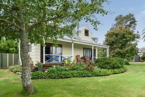 Photo of property in 15 Fox Street, Okato, 4335