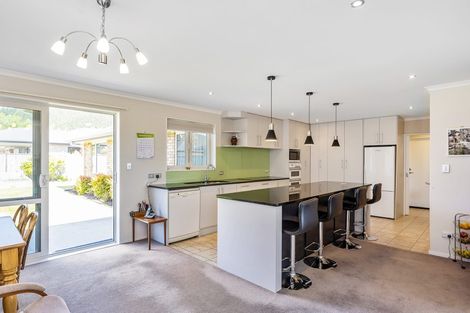 Photo of property in 19 Jade Lane, Paraparaumu, 5032