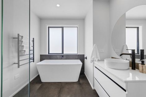 Photo of property in 40 Barrett Road, Whalers Gate, New Plymouth, 4310