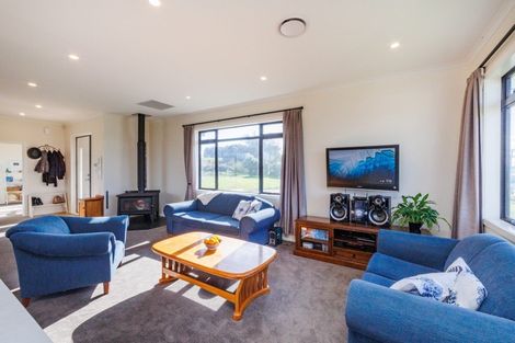 Photo of property in 33 Mount Biggs Road, Halcombe, Feilding, 4779