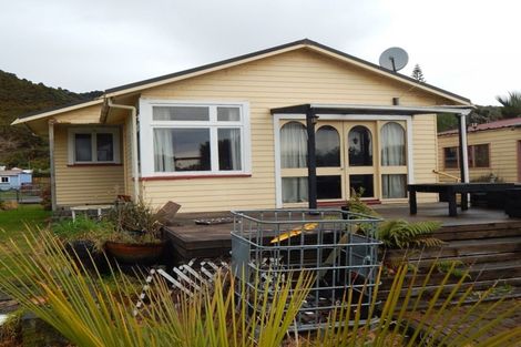 Photo of property in 1 Curtis Street, Hector, 7822