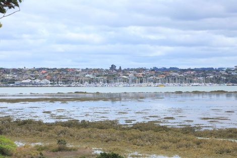 Photo of property in 40 Gill Avenue, Te Atatu Peninsula, Auckland, 0610