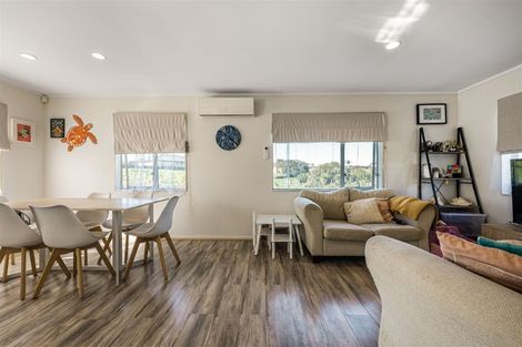 Photo of property in 42 Manston Road, Mangere, Auckland, 2022