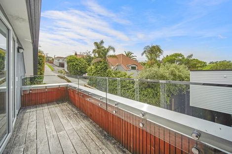 Photo of property in 1/26 Onepoto Road, Hauraki, Auckland, 0622